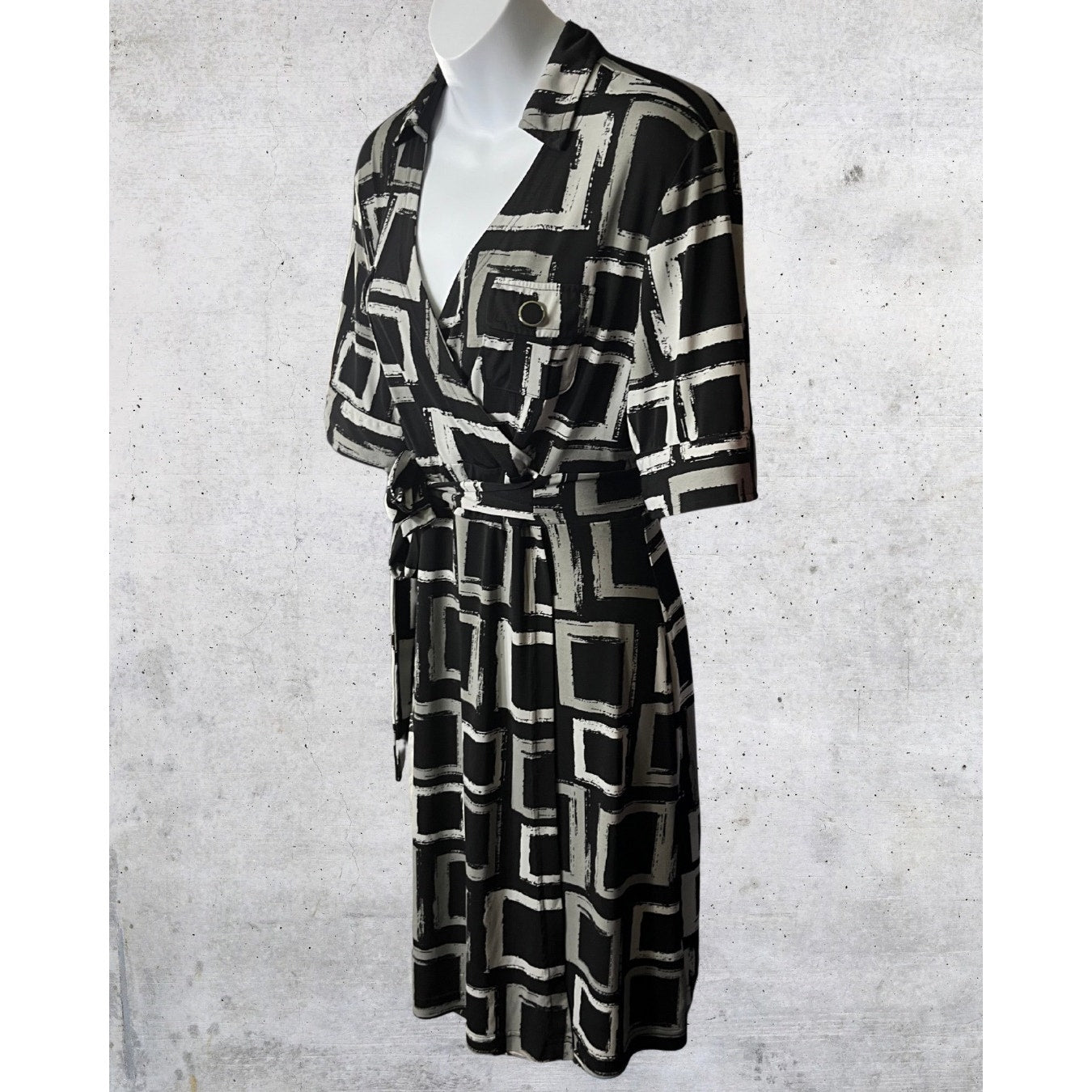 Black & Gray Geometric Tie-Front Dress