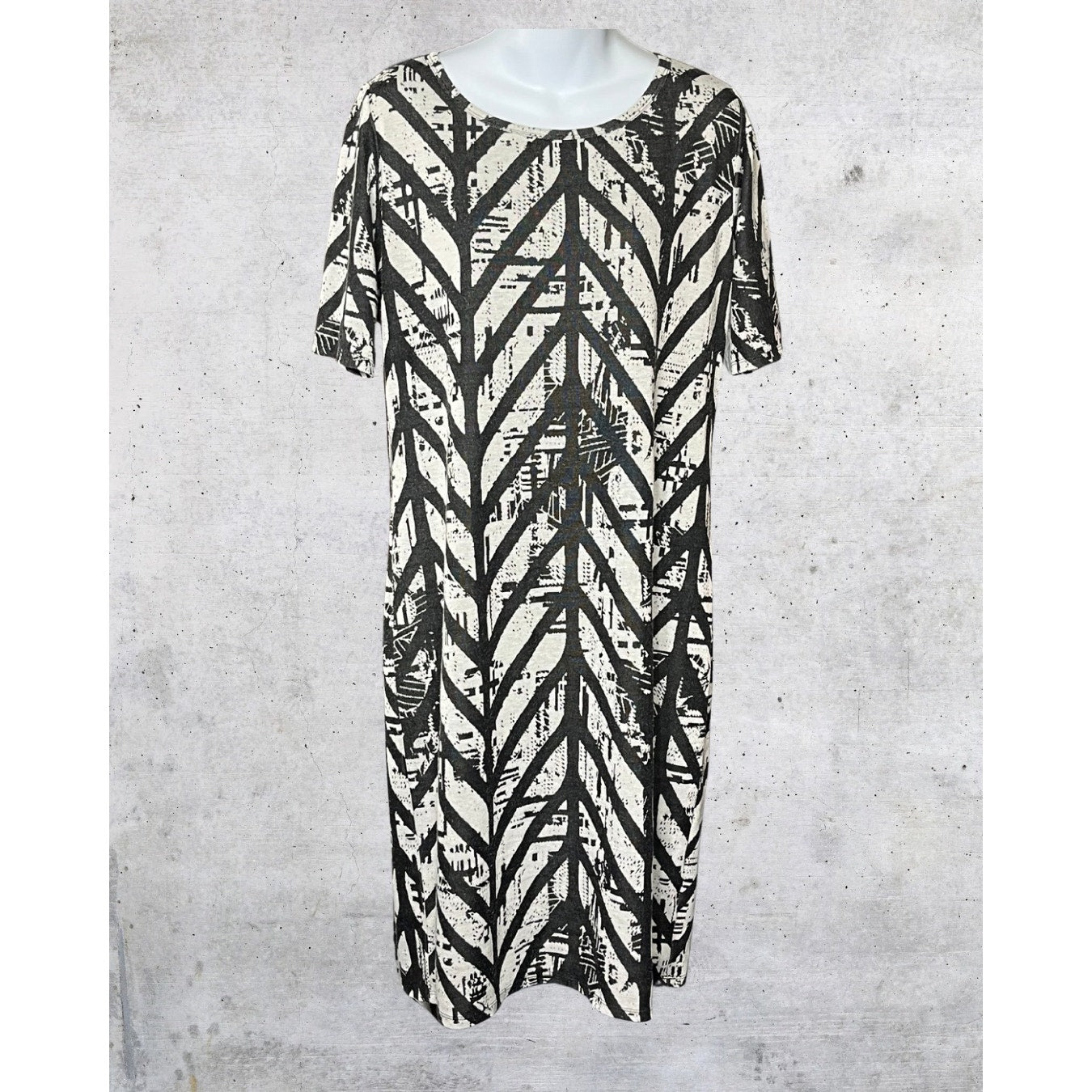 Graphic Leaf Print Dress