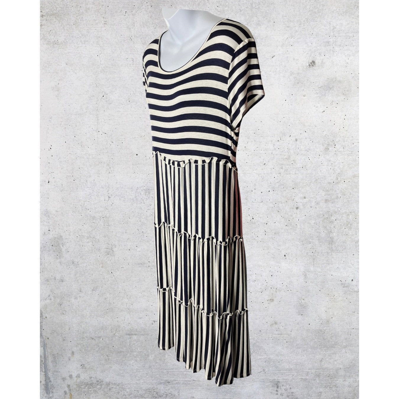 Égy Striped Midi Dress