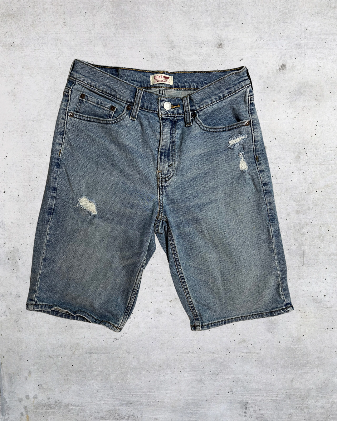 Levi’s Signature Distressed Denim Shorts - Size 28