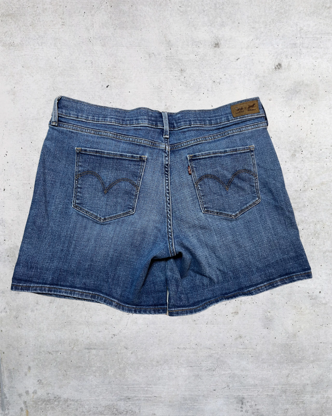 Levi’s Easy Rider Cutoffs - Size 31