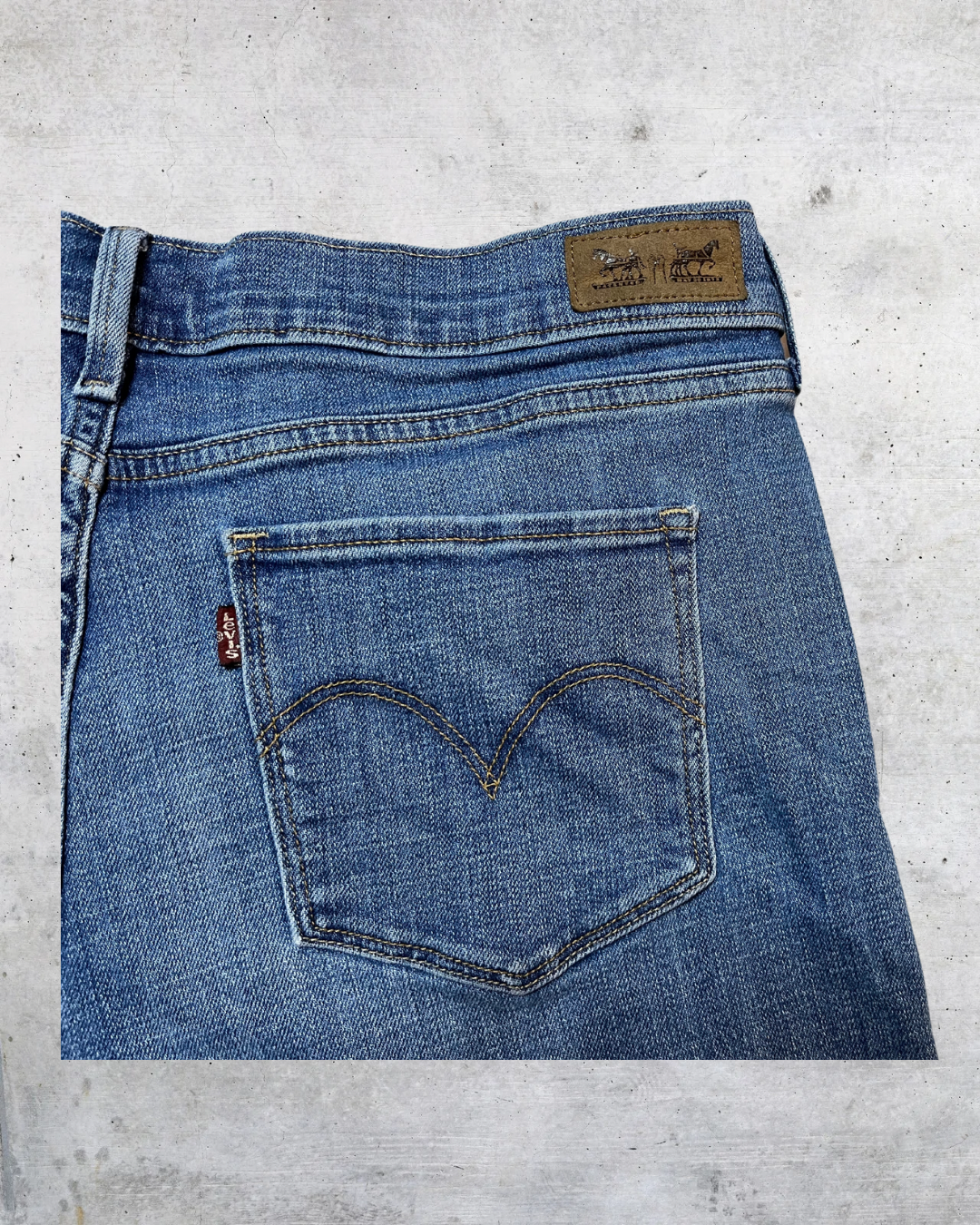 Levi’s Easy Rider Cutoffs - Size 31