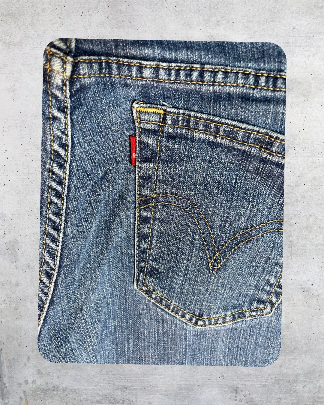 Levi’s 550 Relaxed Bootcut Jeans - Size 12