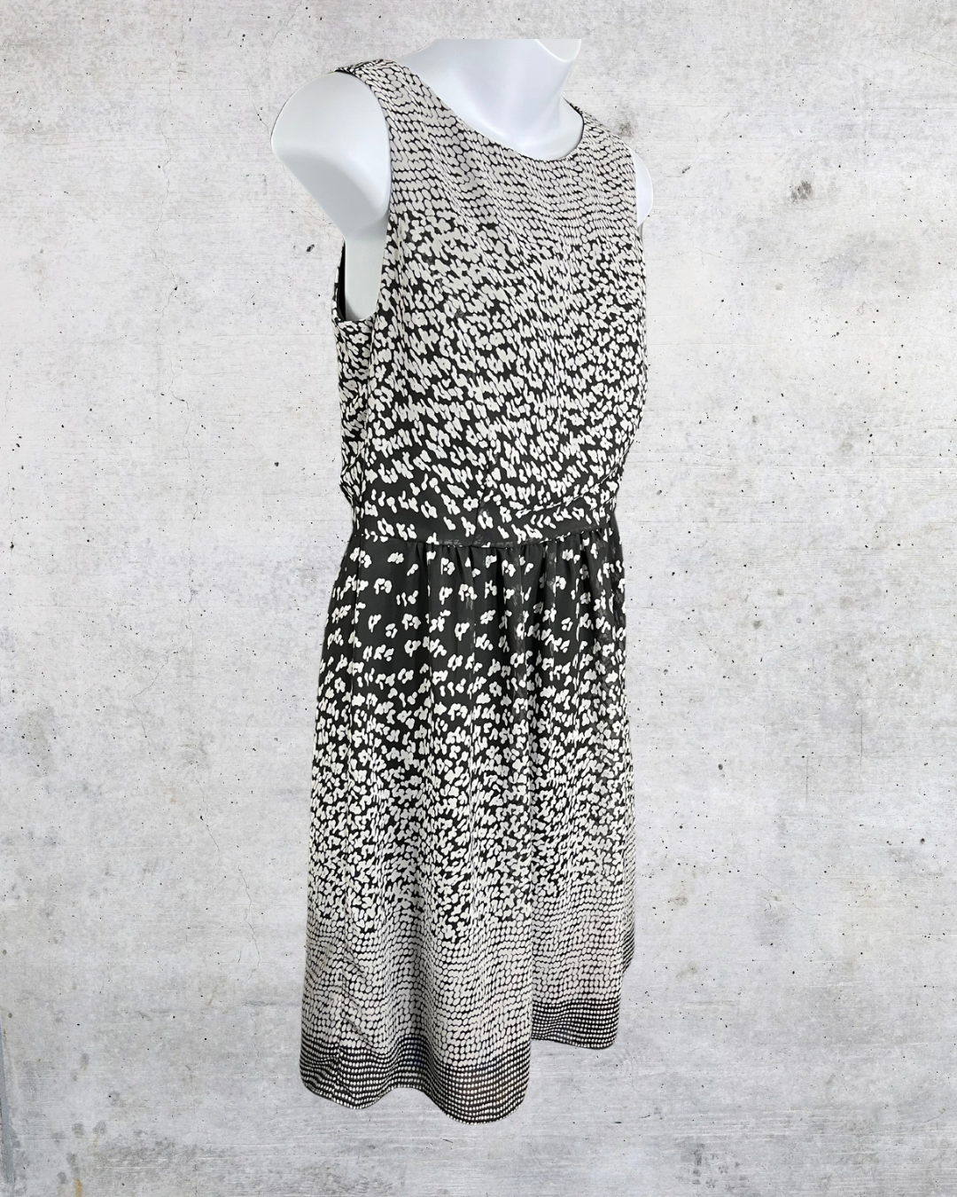 Ronni Nicole Monochrome Flutter Dress