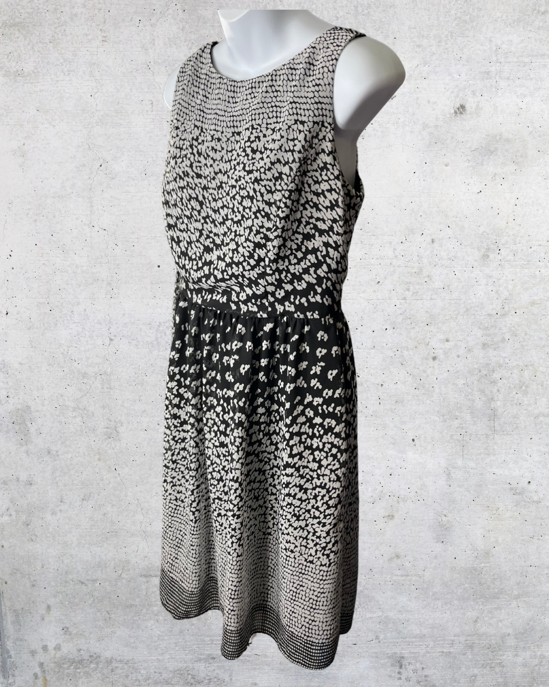 Ronni Nicole Monochrome Flutter Dress