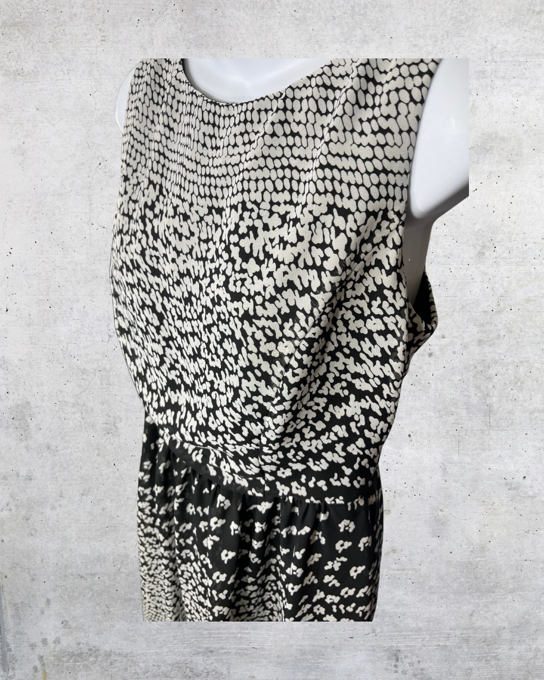 Ronni Nicole Monochrome Flutter Dress