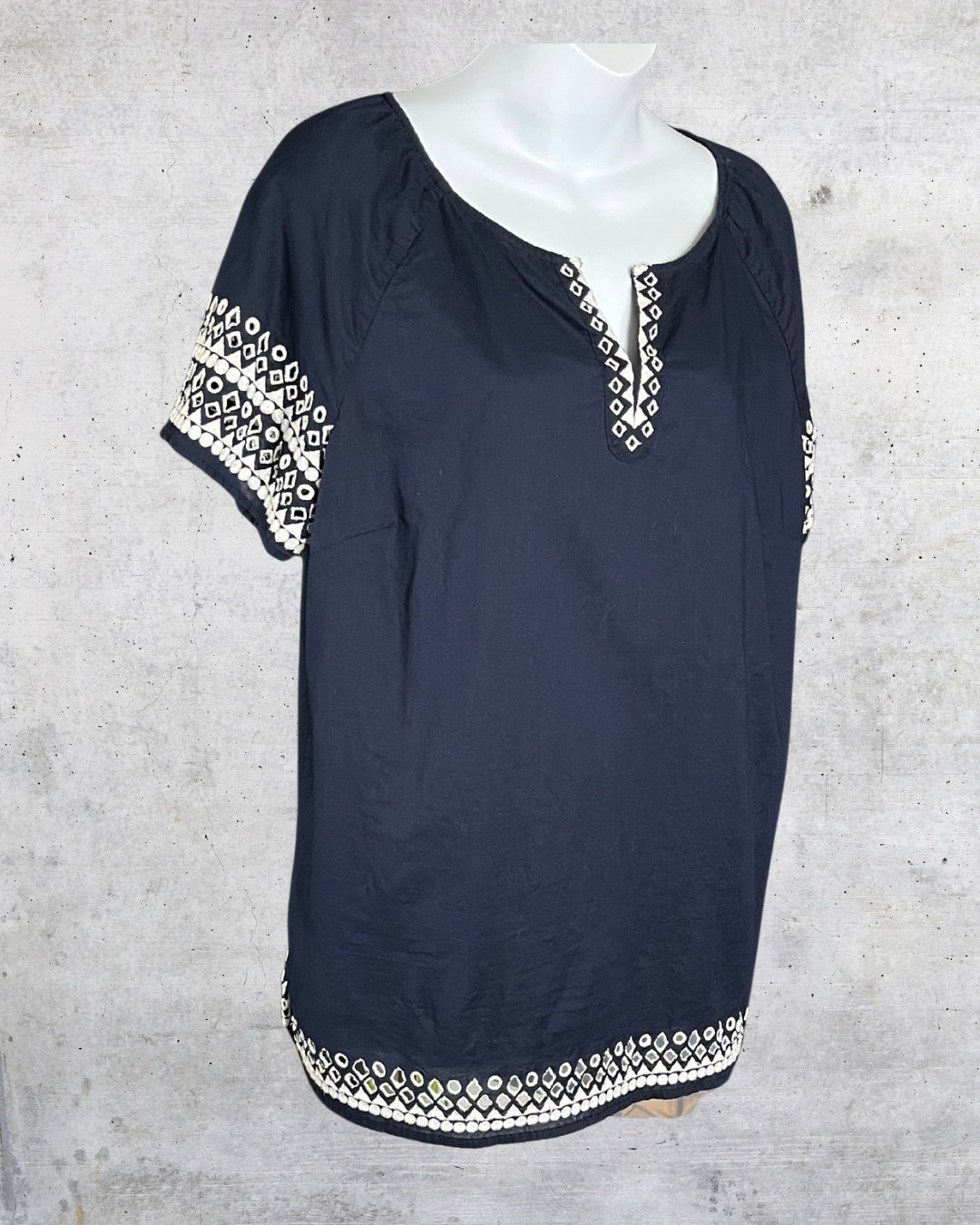Talbots Embroidered Tunic Top – Navy & White