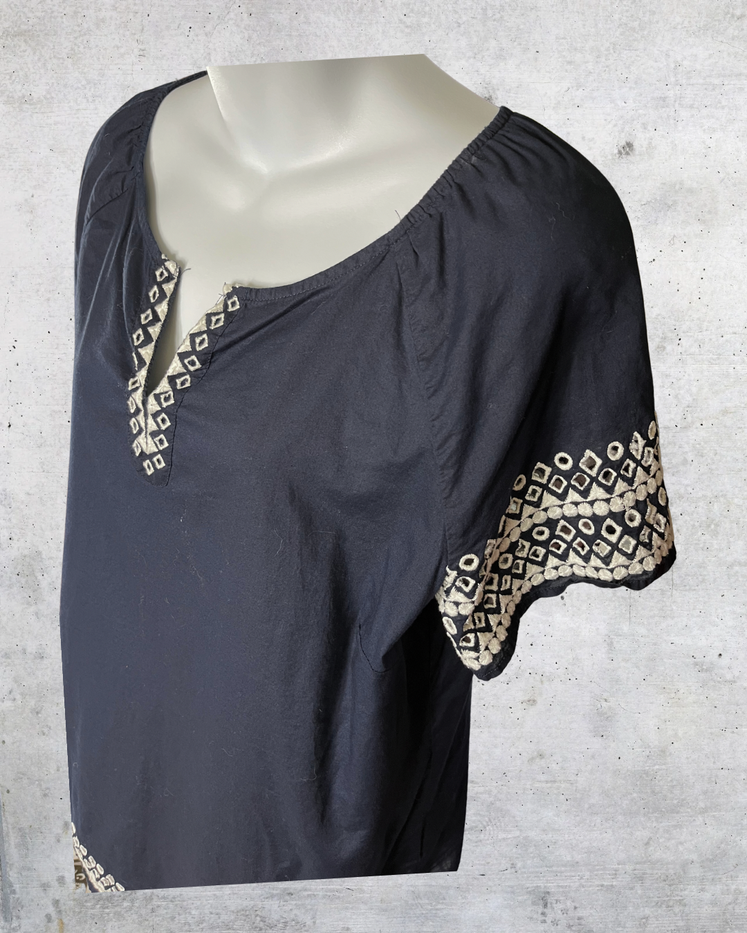 Talbots Embroidered Tunic Top – Navy & White