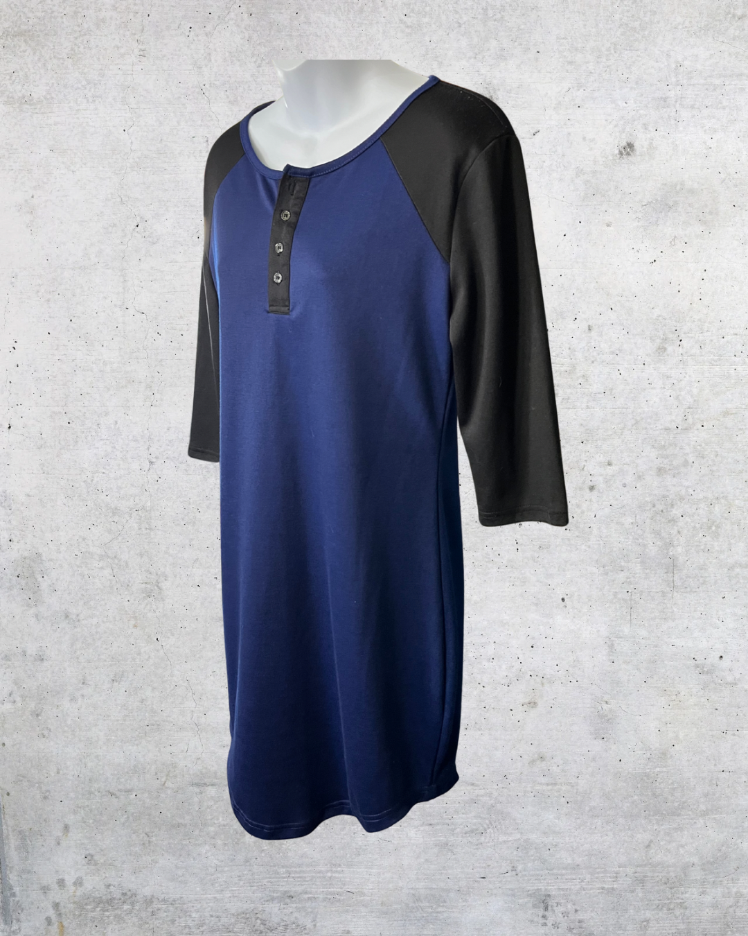 vFish Navy & Black Colorblock Henley Dress – Large
