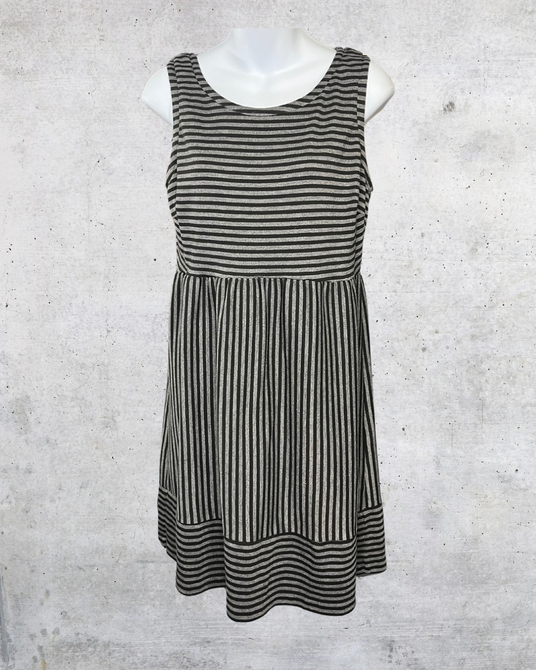 Daisy Fuentes Striped Fit & Flare Dress - Medium