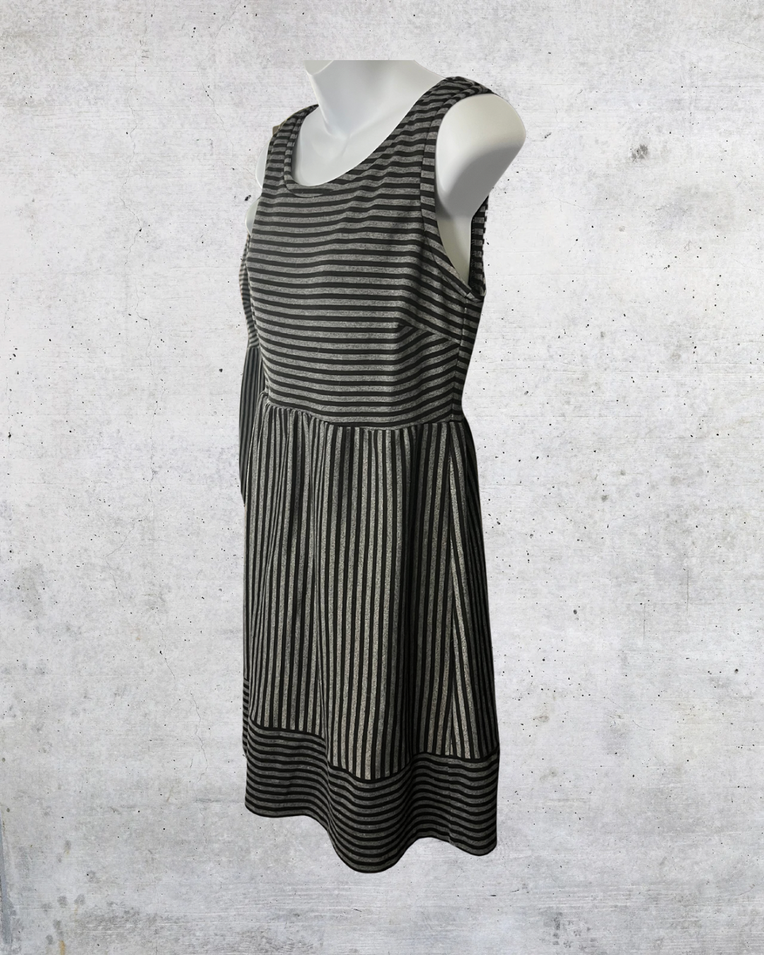 Daisy Fuentes Striped Fit & Flare Dress - Medium