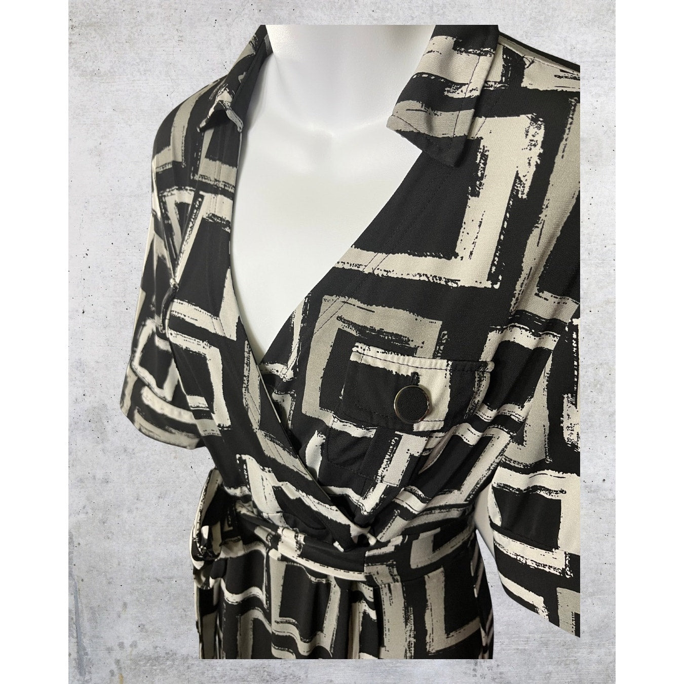 Black & Gray Geometric Tie-Front Dress