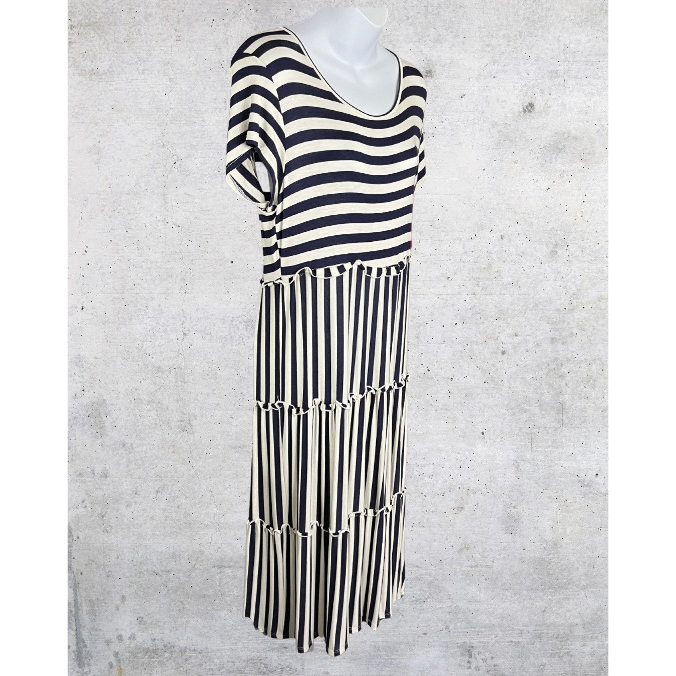 Égy Striped Midi Dress