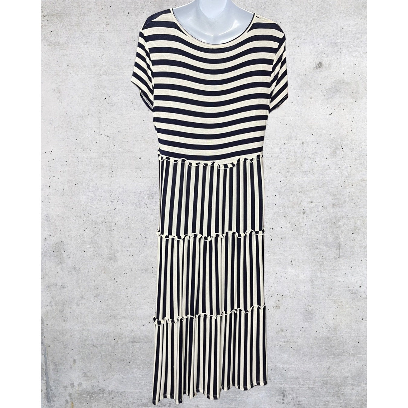 Égy Striped Midi Dress