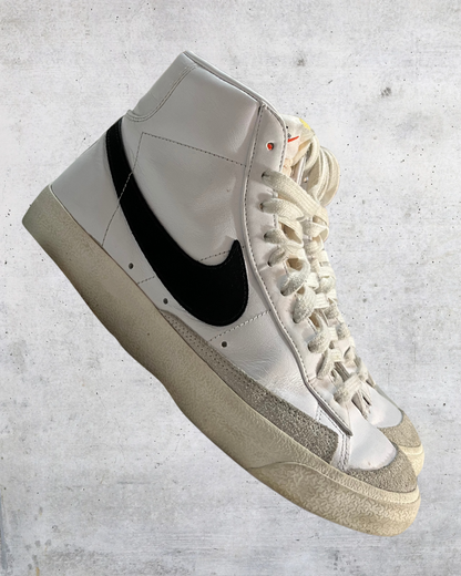 Nike Blazer Mid ‘77 Sneakers - Size 9.5