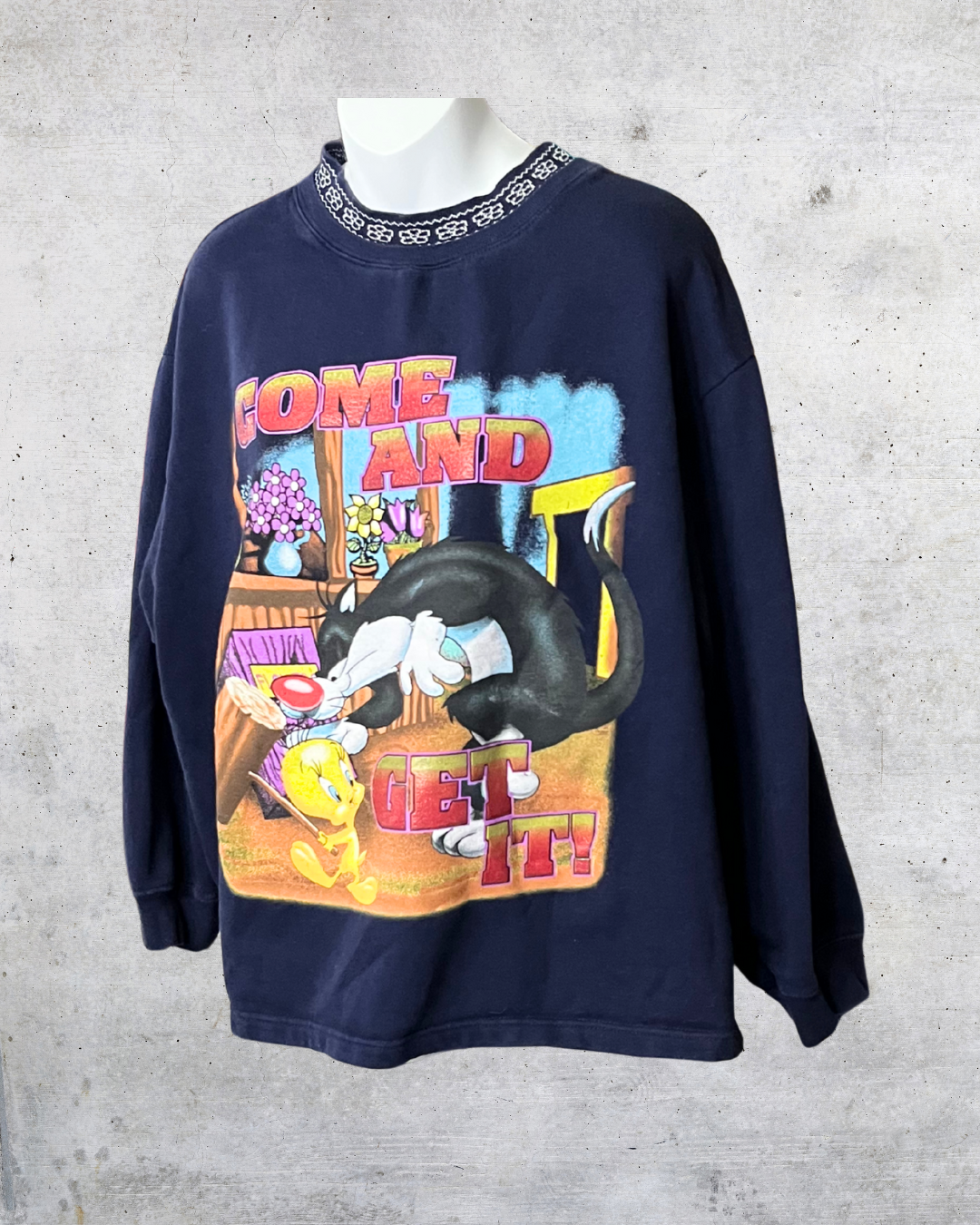 Vintage Looney Tunes “Come and Get It!” Graphic Crewneck Sweatshirt - XL