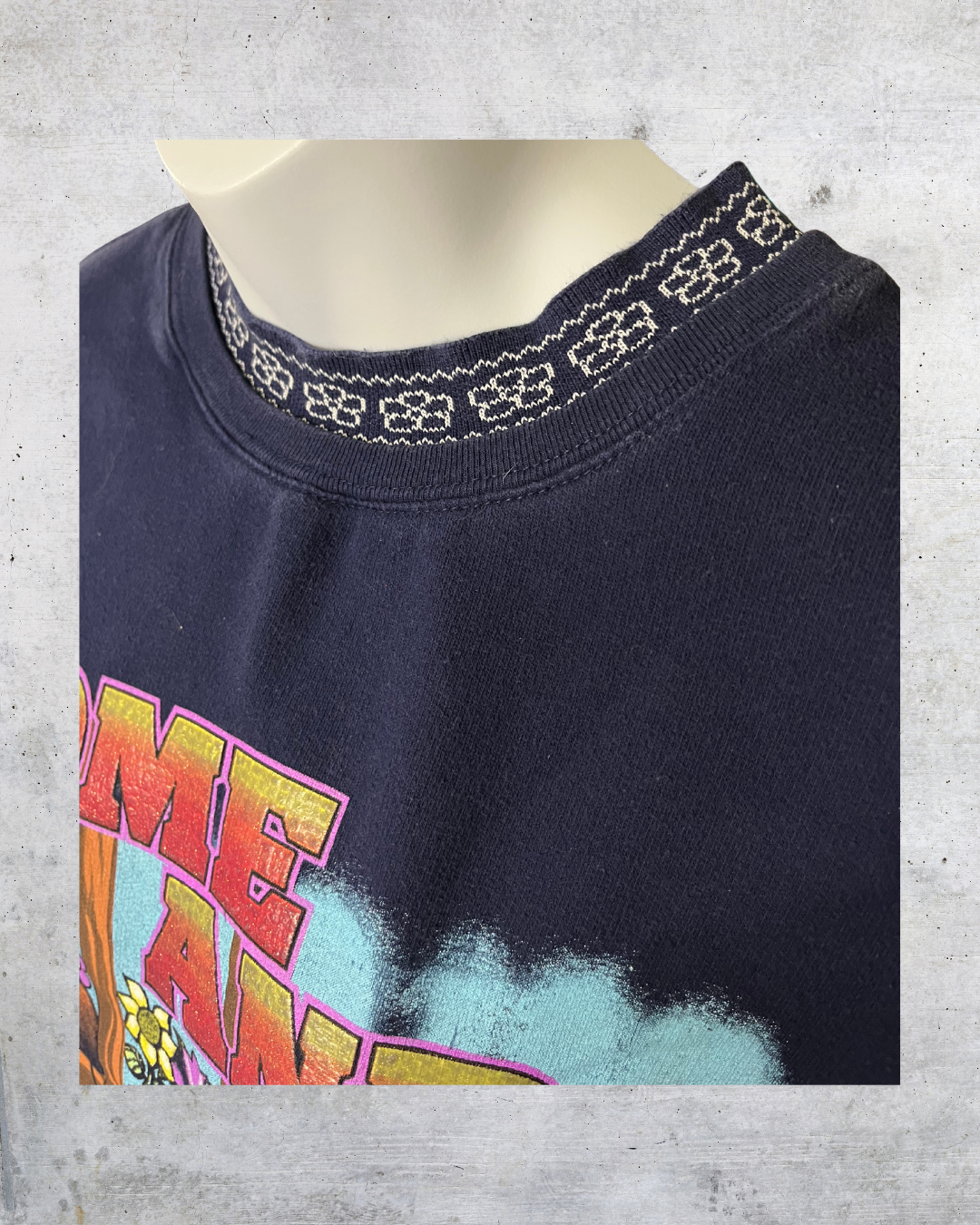 Vintage Looney Tunes “Come and Get It!” Graphic Crewneck Sweatshirt - XL