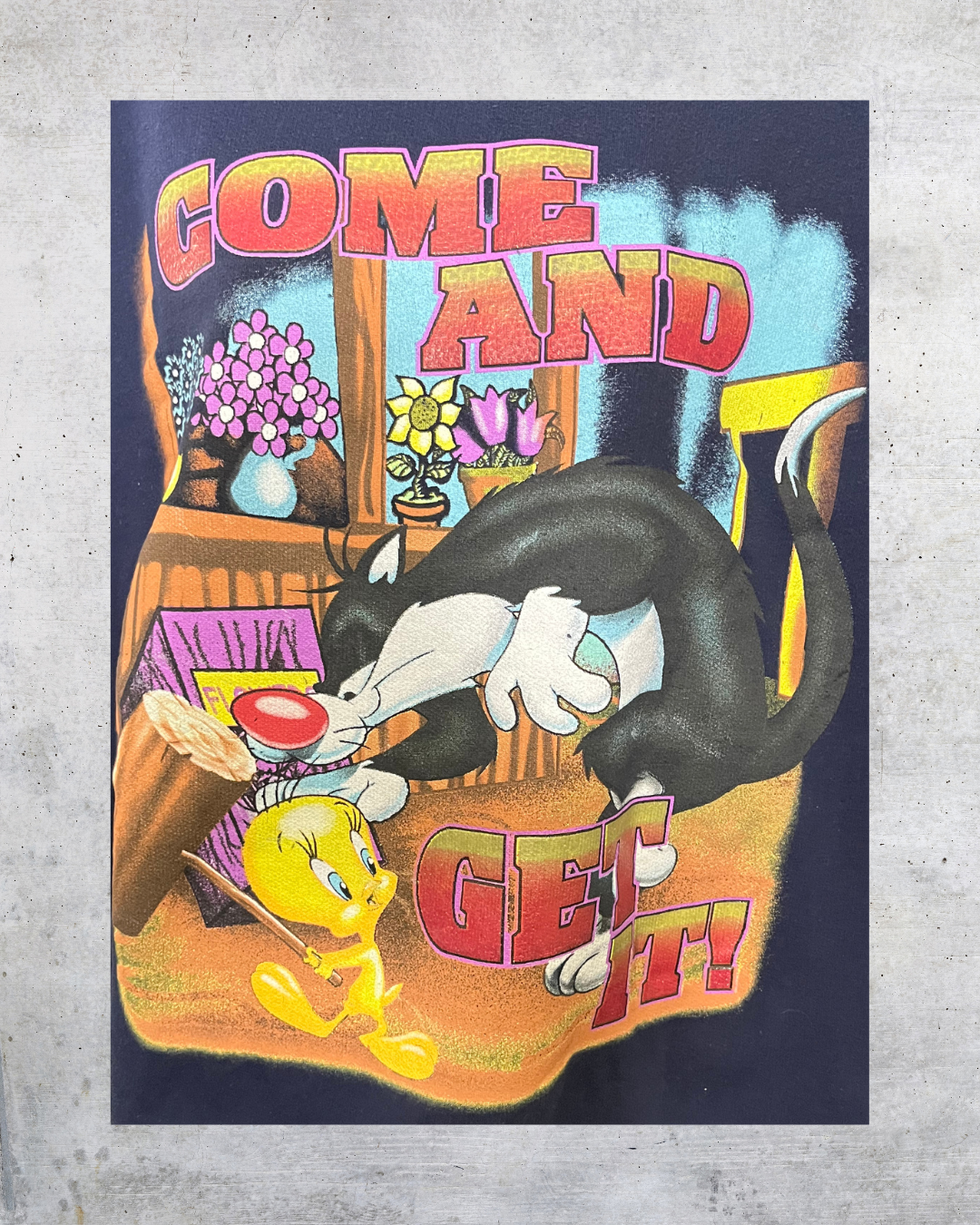 Vintage Looney Tunes “Come and Get It!” Graphic Crewneck Sweatshirt - XL