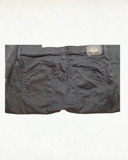 Sleek Street Style Dockers - Size 34
