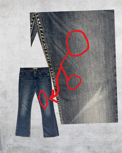 Levi’s Low-Rise Bootcut Jeans Y2K
