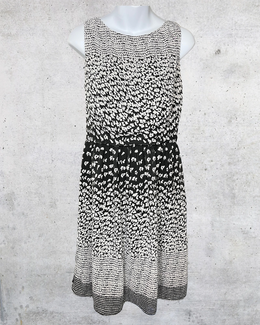 Ronni Nicole Monochrome Flutter Dress