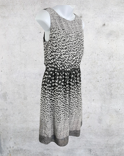 Ronni Nicole Monochrome Flutter Dress