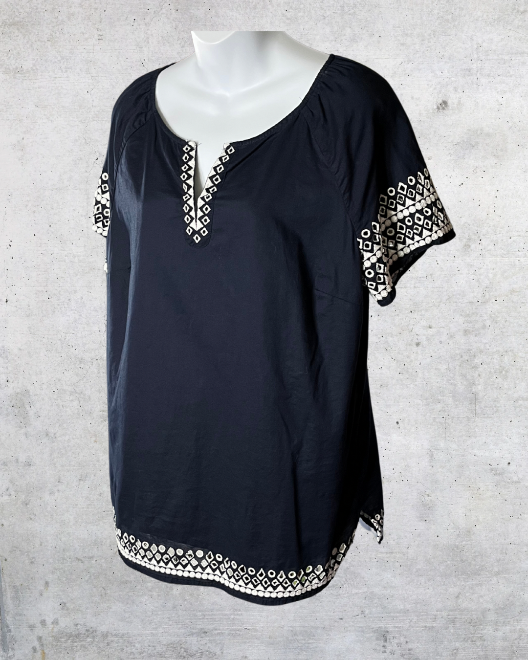 Talbots Embroidered Tunic Top – Navy & White
