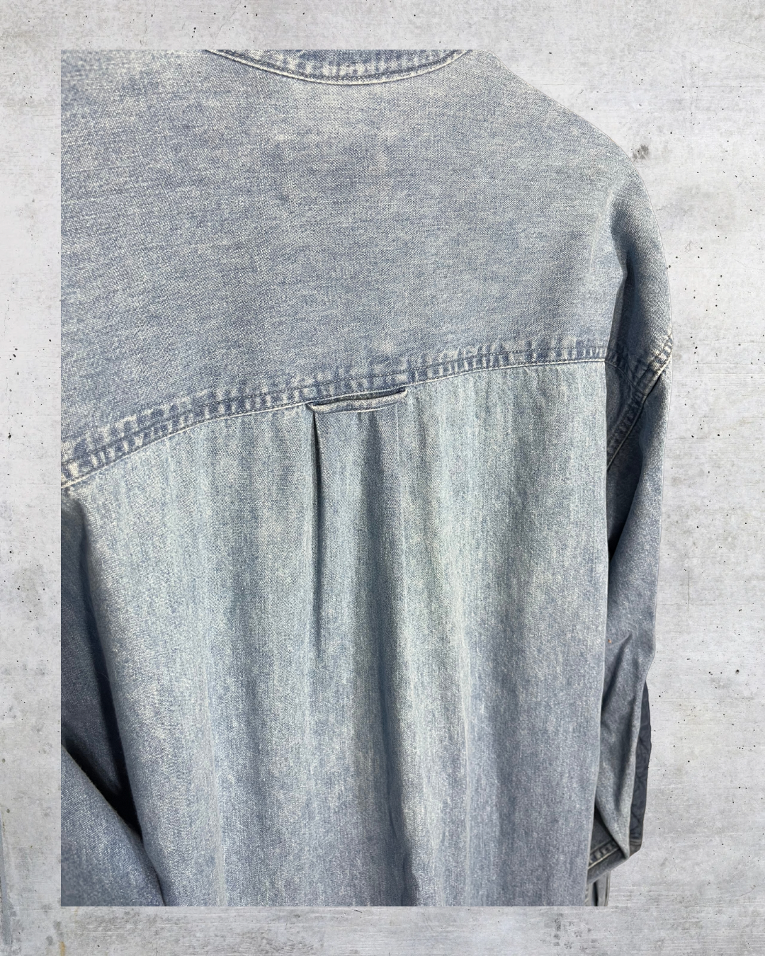 Eddie Bauer Light Wash Denim Button-Up - Large Tall