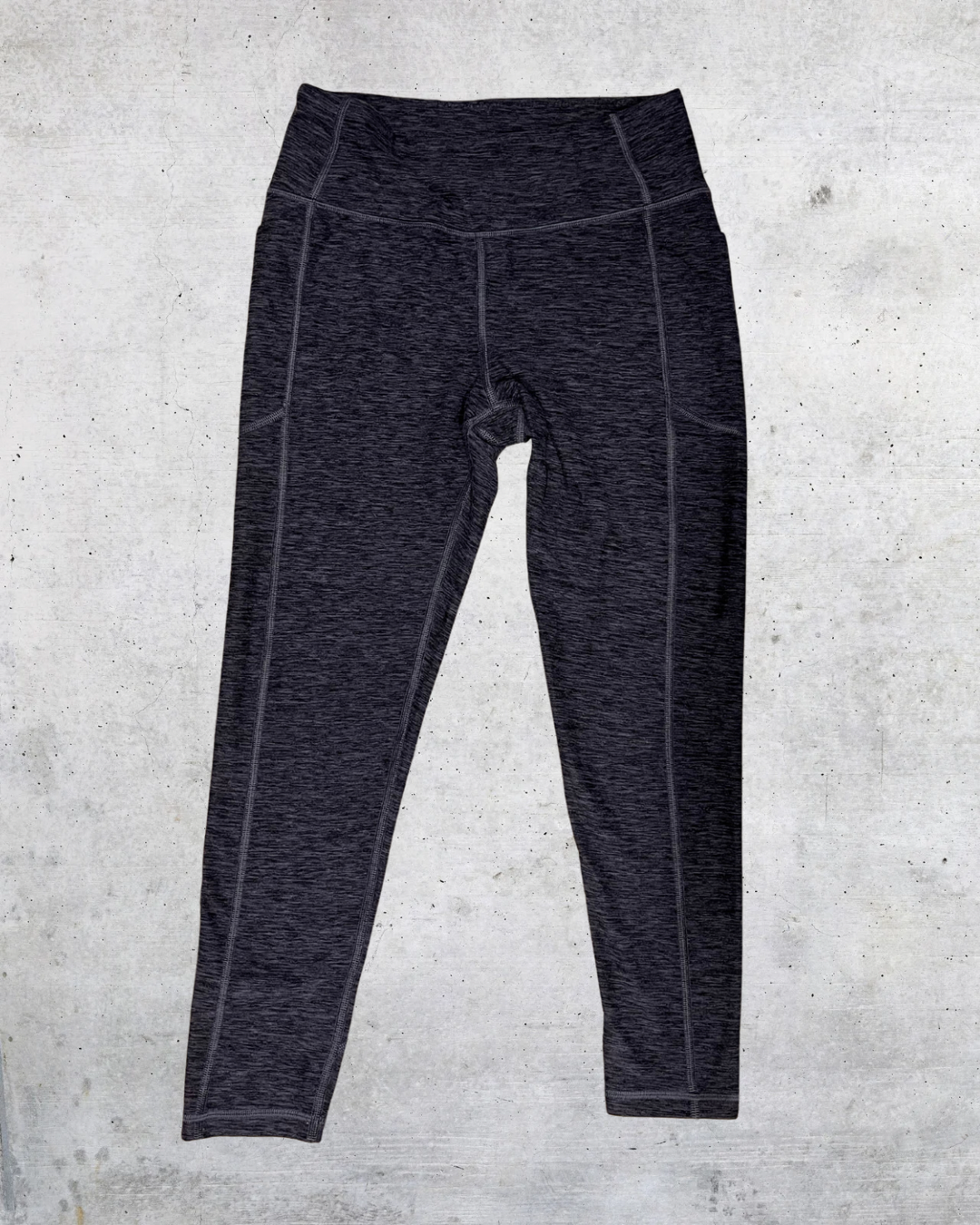 Victoria’s Secret Heathered Cropped Leggings – Medium