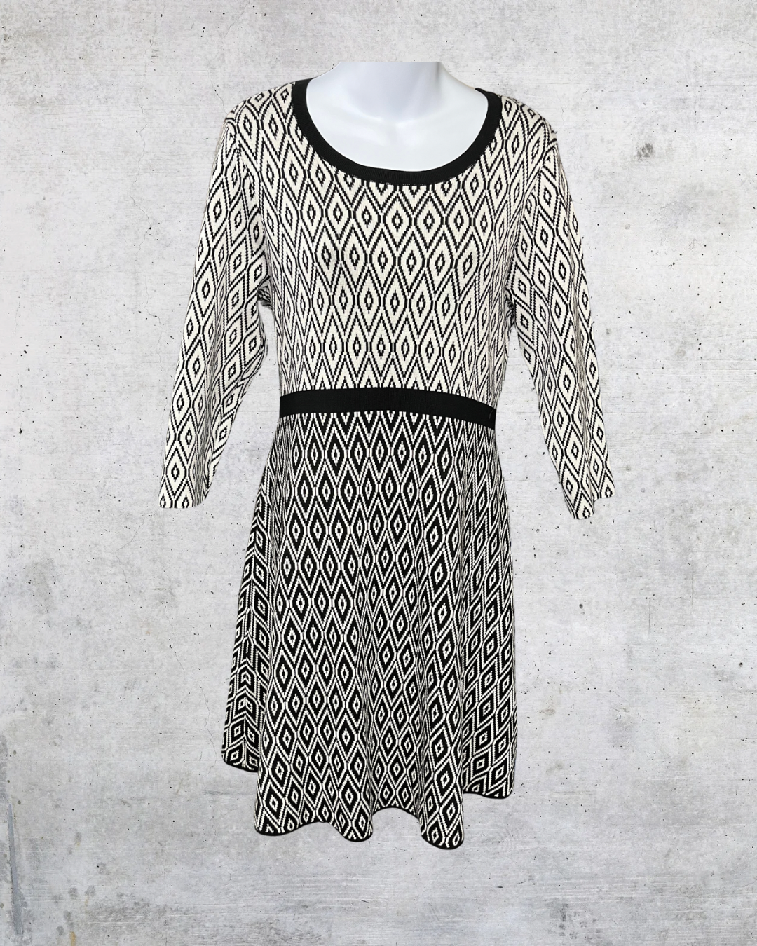 Studio One Black & White Diamond Knit Dress – Large