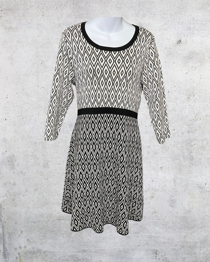 Studio One Black & White Diamond Knit Dress – Large