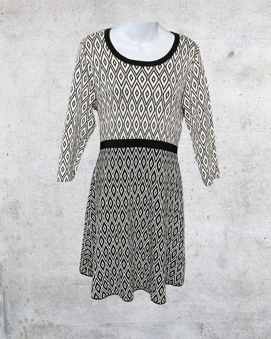 Studio One Black & White Diamond Knit Dress – Large
