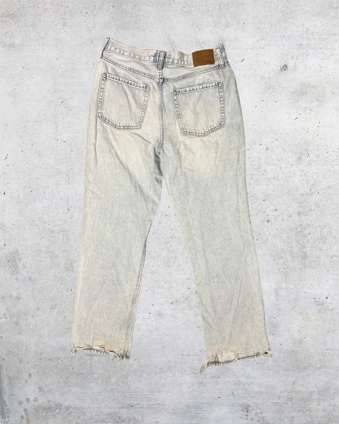 Light Wash Aeropostale High Rise Baggy Jeans – Size 8