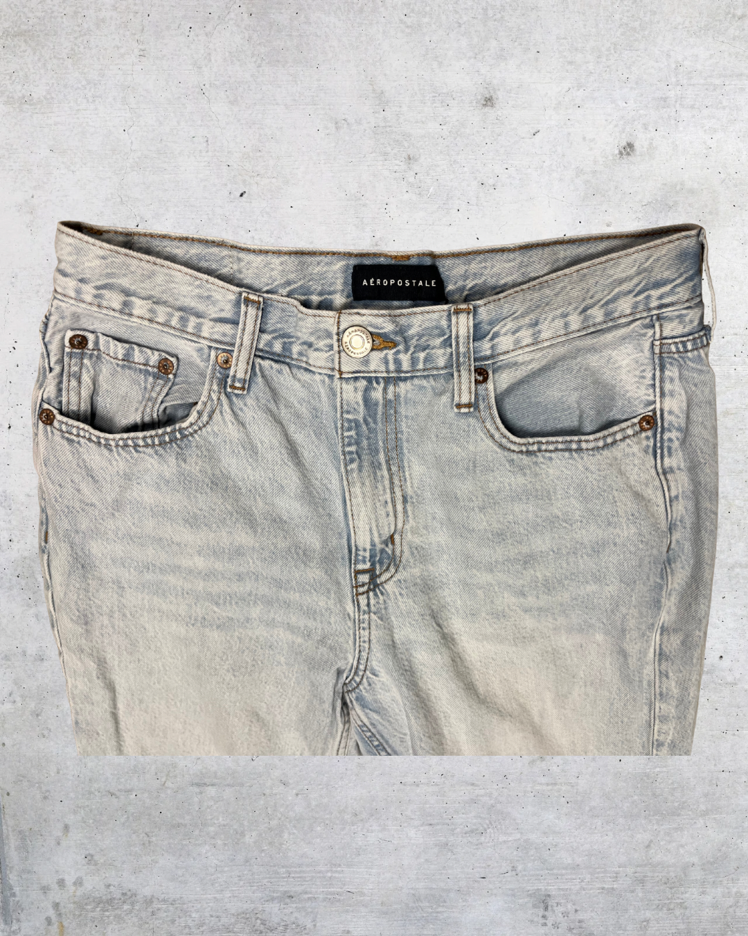 Light Wash Aeropostale High Rise Baggy Jeans – Size 8