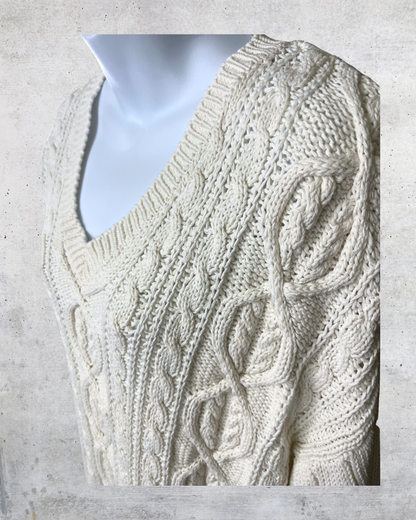 Chaus Cream Cable-Knit V-Neck Sweater - Large