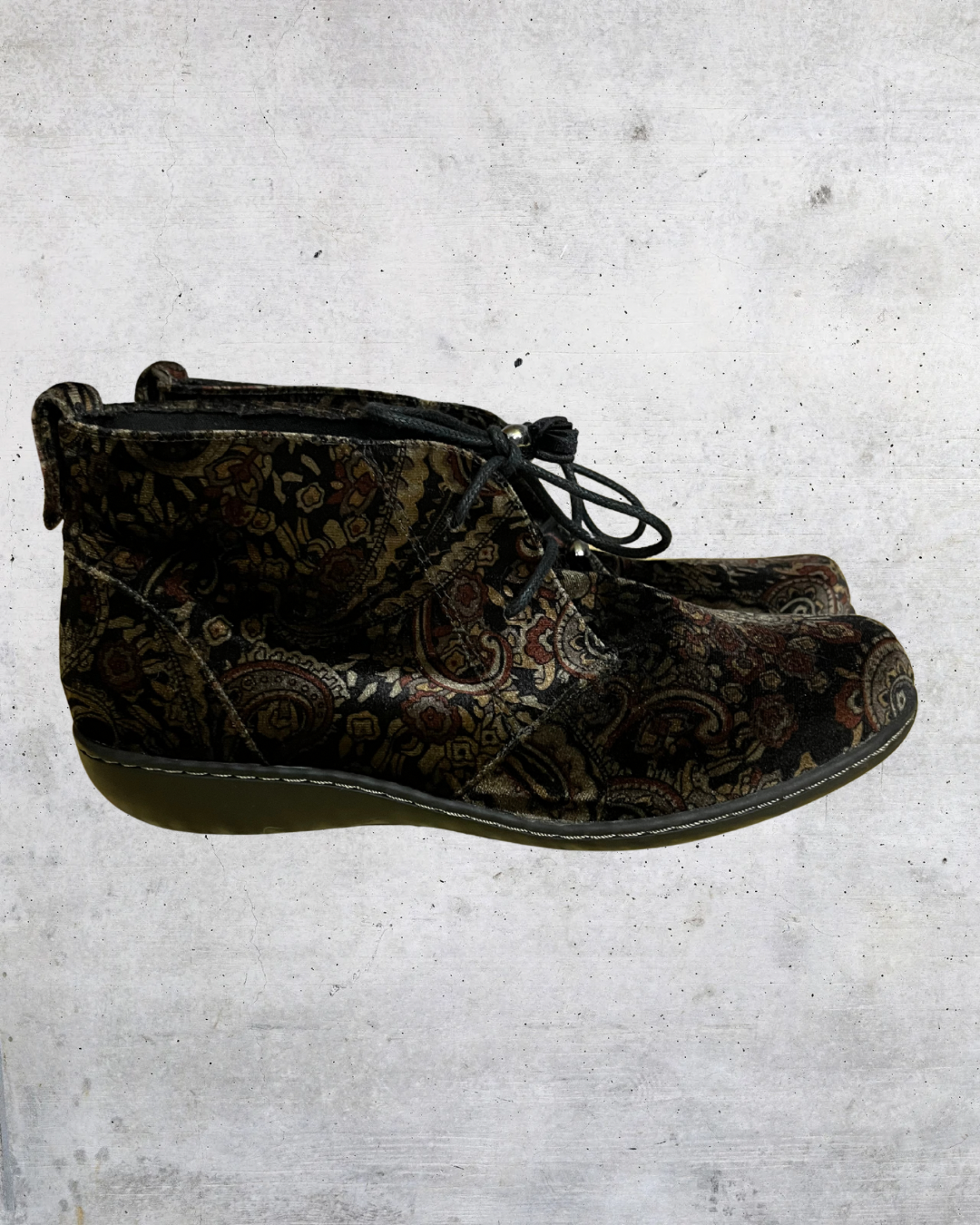 Vintage 90s Soft Style Paisley Tapestry Boots — Size 9