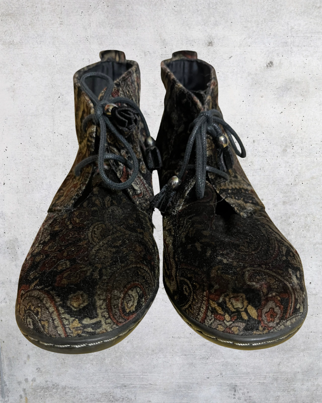 Vintage 90s Soft Style Paisley Tapestry Boots — Size 9