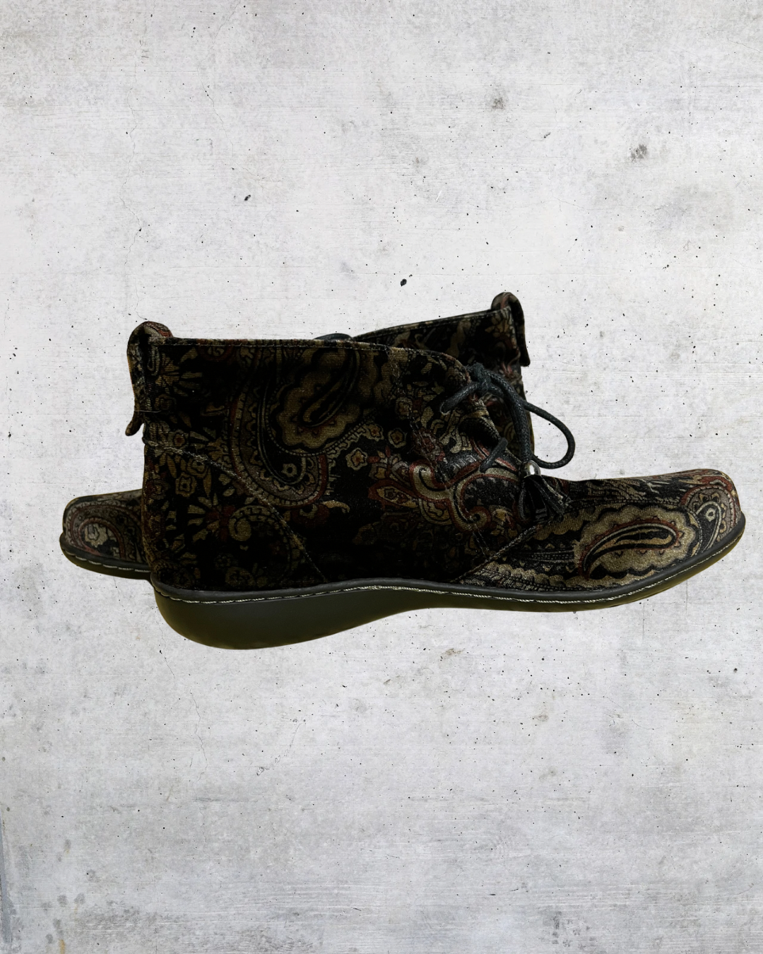 Vintage 90s Soft Style Paisley Tapestry Boots — Size 9