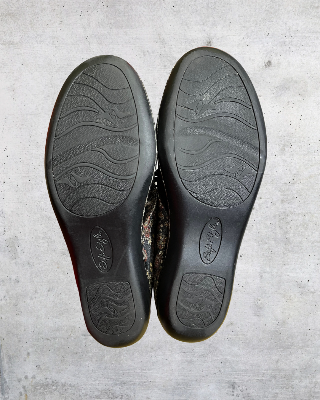 Vintage 90s Soft Style Paisley Tapestry Boots — Size 9