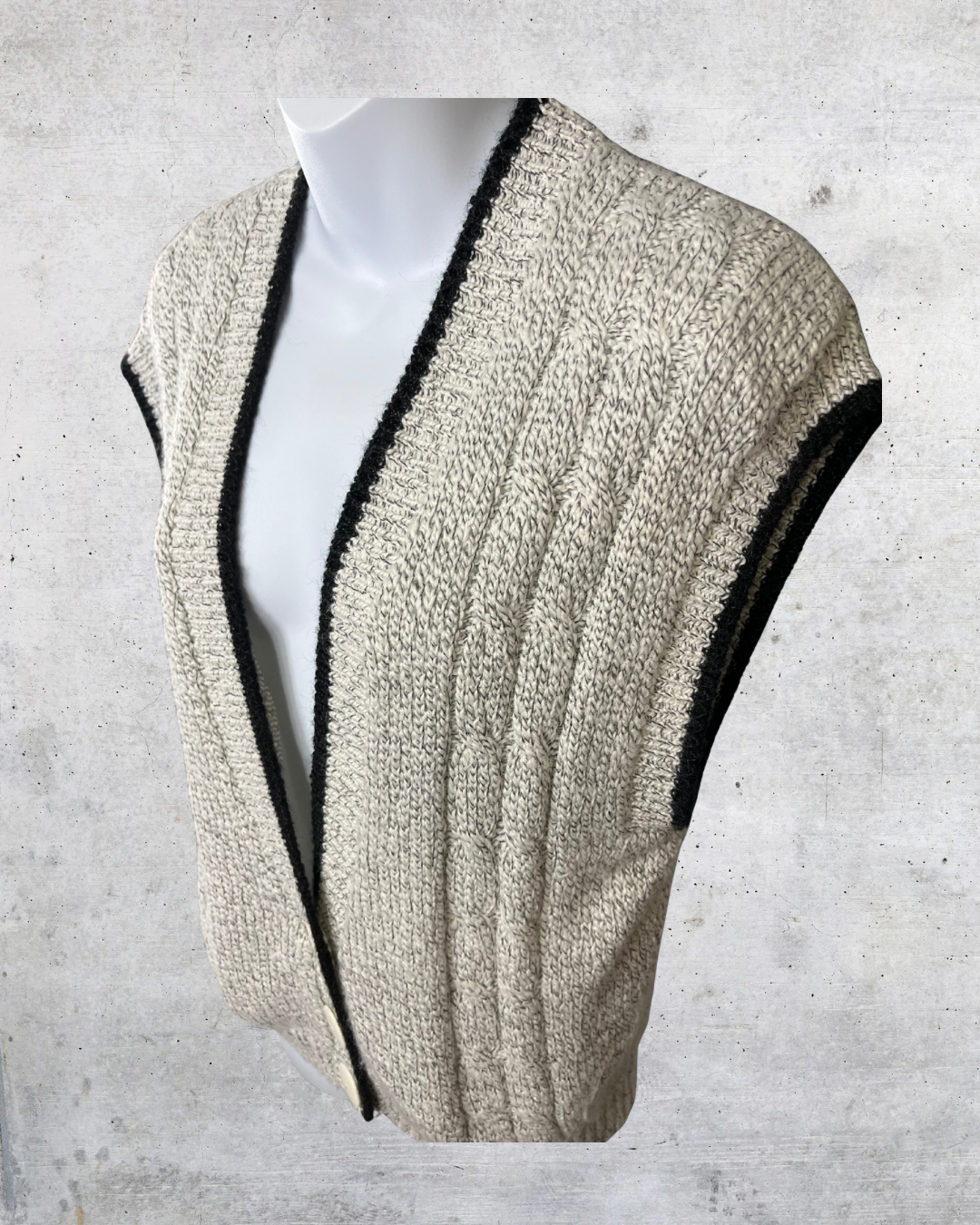 OHI Chunky Knit Sweater Vest – Large