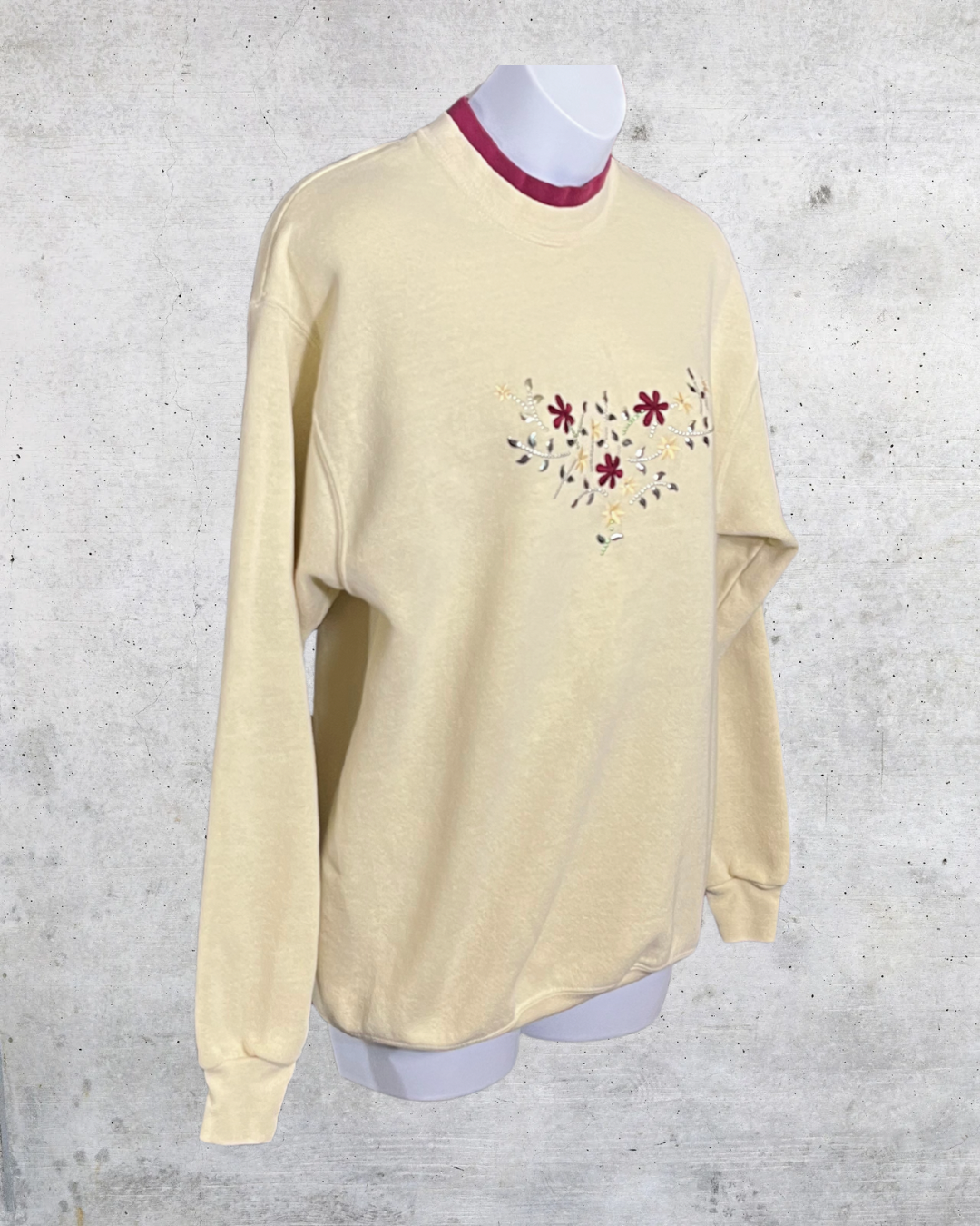 Vintage Lee Floral Embroidered Cream Crewneck Sweatshirt - Large