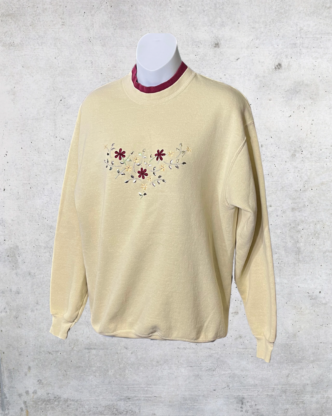 Vintage Lee Floral Embroidered Cream Crewneck Sweatshirt - Large