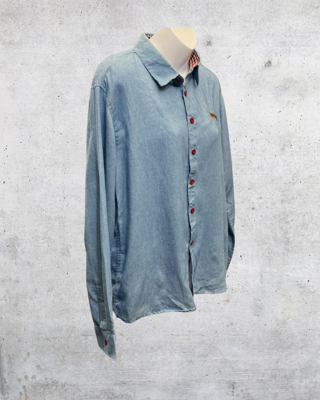 Chambray Button-Up Shirt with Red Buttons & Plaid Collar Detail - XL