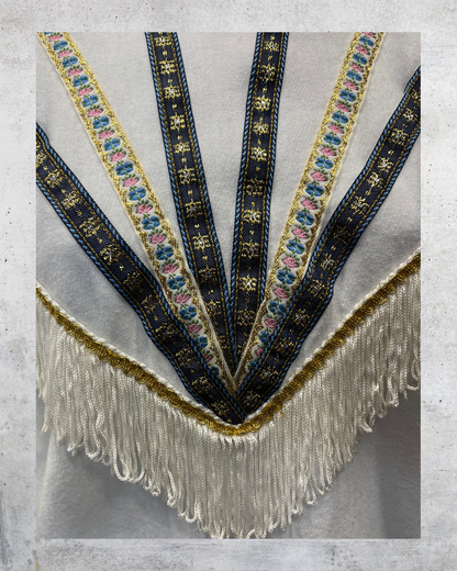 Vintage Stepping-Up Fringe Sweatshirt - Small