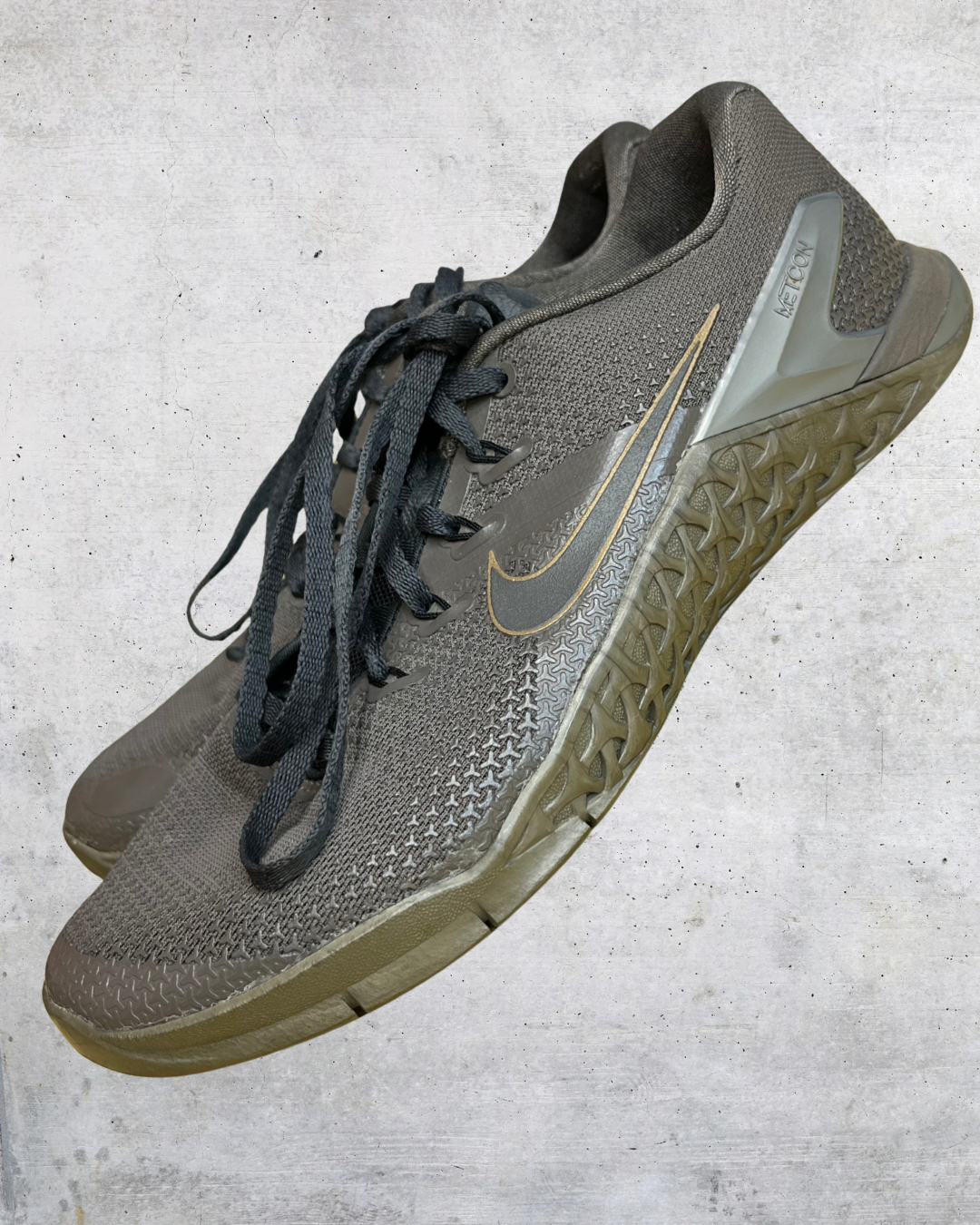 Nike Metcon Training Shoes Women’s Size 8 Gray Athletic Gym Sneakers