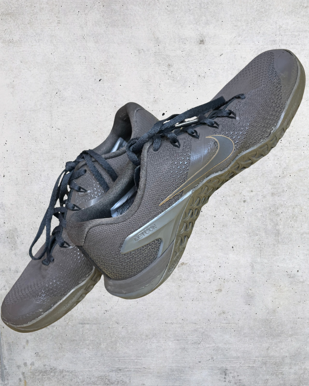 Nike Metcon Training Shoes Women’s Size 8 Gray Athletic Gym Sneakers