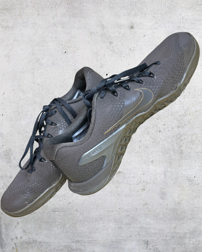 Nike Metcon Training Shoes Women’s Size 8 Gray Athletic Gym Sneakers