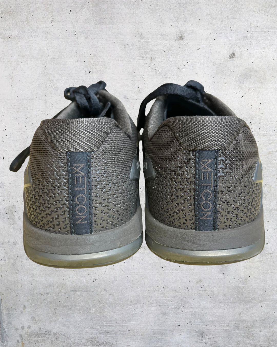 Nike Metcon Training Shoes Women’s Size 8 Gray Athletic Gym Sneakers