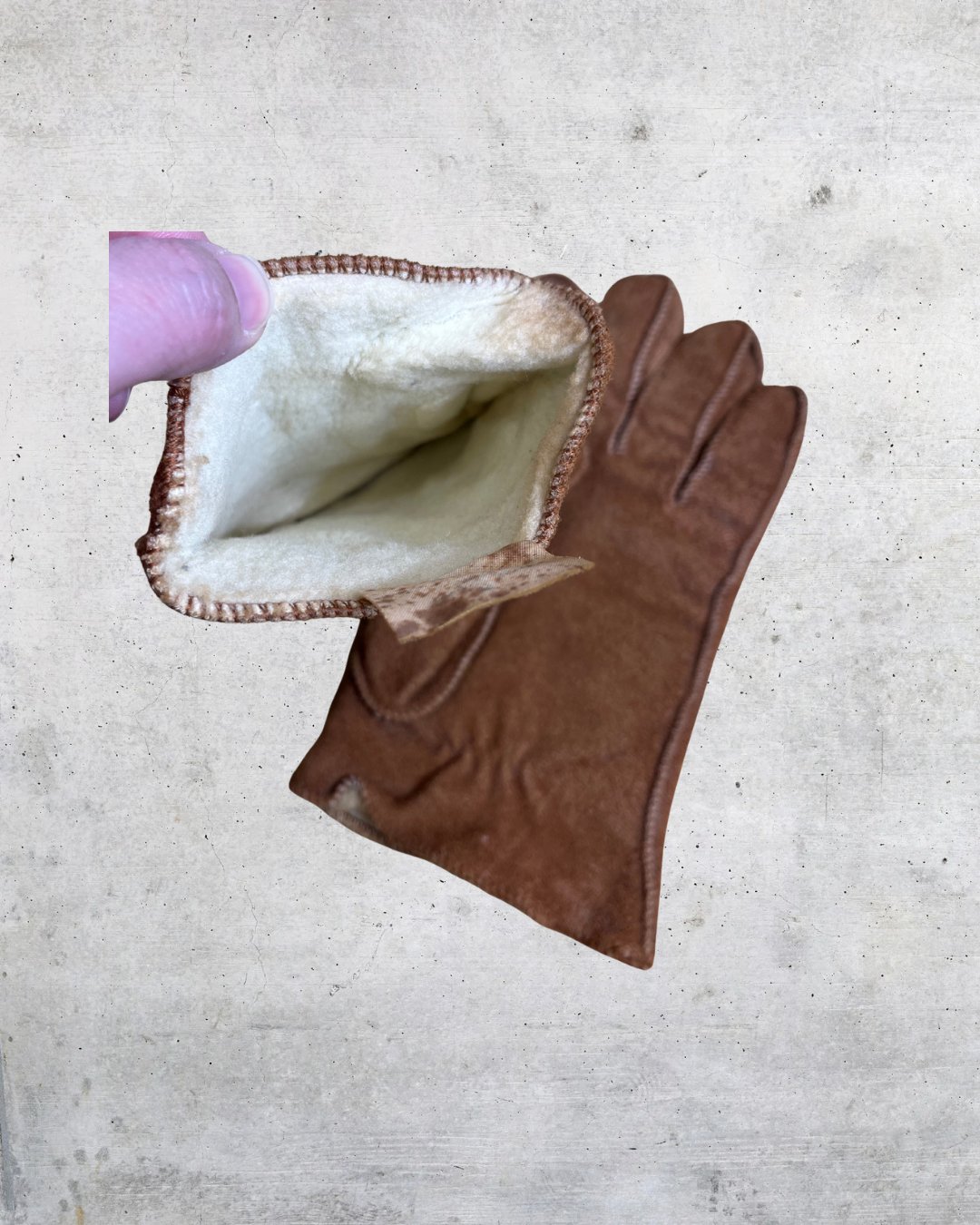 Vintage Crown Craft Brown Suede Gloves – Medium