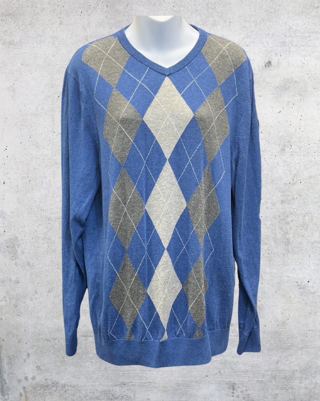 Croft & Barrow Blue Argyle V-Neck Sweater - Large